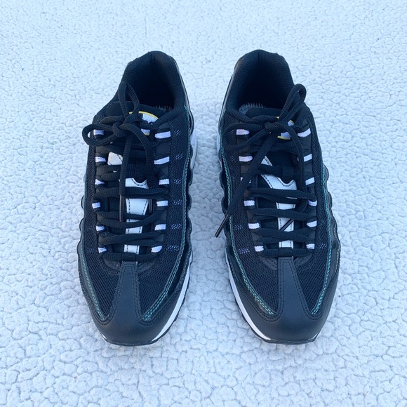 Nike Air Max 95 Black - Picture 2 of 7